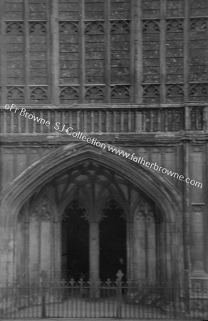 CATHEDRAL MAIN DOOR (TELEPHOTO)